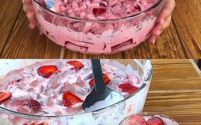 Dessert a base di fragole e yogurt, pronto in 2 minuti!