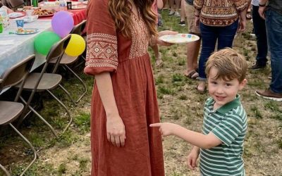 Il mio bambino di 4 anni ha indicato il mio migliore amico e ha ridacchiato dicendo: “Papà è lì” – ho riso finché non ho capito cosa stava indicando