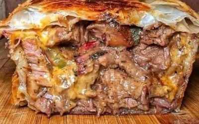 Ingredienti per la ricetta della torta in pentola: Usa pollo o manzo (a tua scelta) Cipolla tritata Fidati di me!