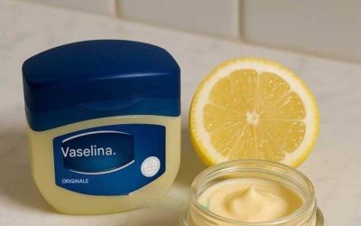 Mia nonna giurava su questo: mescola 2 ingredienti con la vaselina e usala ogni giorno per eliminare le rughe in modo definitivo. Ricetta completa