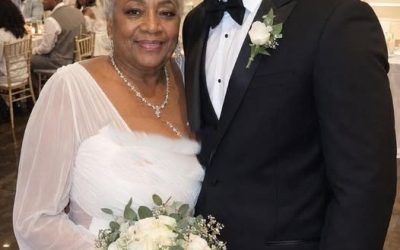 Ho sposato una donna più grande di me per soldi e per avere un posto dove stare – Dopo il suo funerale, il suo avvocato mi ha dato una scatola e mi ha detto: “Questo è ciò che volevi veramente”.