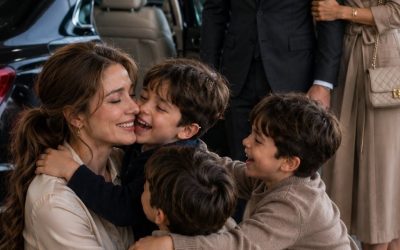 Il mio ex marito mi ha accusata di tradimento per cinque anni, finché tre bambini non mi hanno chiamata “mamma” davanti a lui.