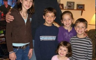Il mio patrigno ha cresciuto cinque figli che non erano suoi. Dopo il suo funerale, ognuno di noi ha ricevuto una lettera che non era mai stata