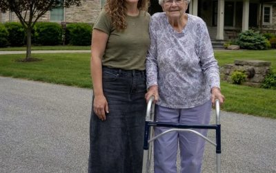 La mia ricca nonna non mi ha lasciato 0 dollari nel suo testamento dopo avermi promesso che avrei ereditato tutto, poi il suo avvocato mi ha